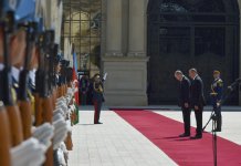 В Баку состоялась церемония официальной встречи Президента Турции (ФОТО) - Gallery Thumbnail