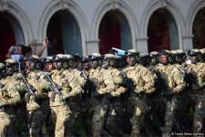 Parade to mark 100th anniversary of Baku’s liberation (PHOTOS)