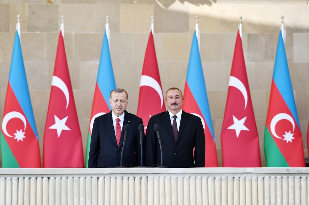 Azerbaijani, Turkish presidents, First Lady Mehriban Aliyeva attend parade, dedicated to 100th anniversary of Baku’s liberation (PHOTO)
