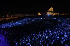 В парке Центра Гейдара Алиева состоялся грандиозный концерт, посвященный 100-летию со дня освобождения Баку (ФОТО) - Gallery Thumbnail