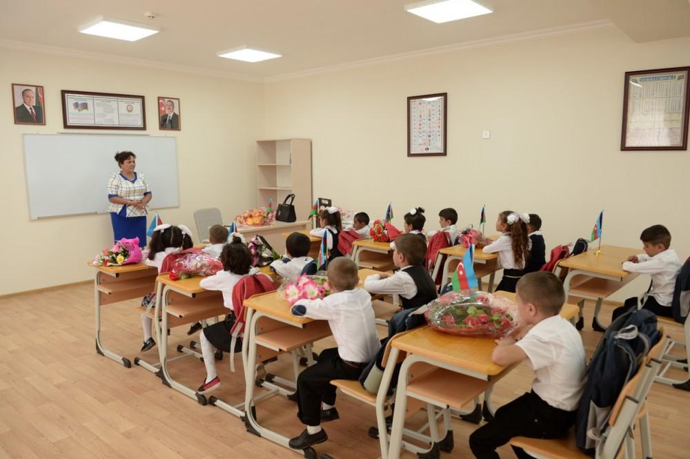 В Агсуинском районе сдано в пользование новое здание школы, построенное Фондом Гейдара Алиева (ФОТО)