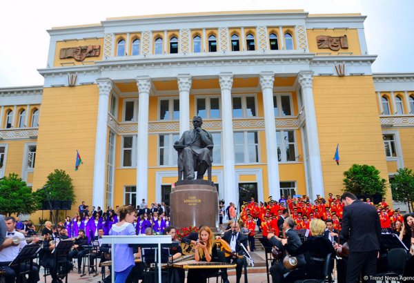 День национальной музыки в Азербайджане – юбилеи Узеира Гаджибейли и Муслима Магомаева (ВИДЕО)