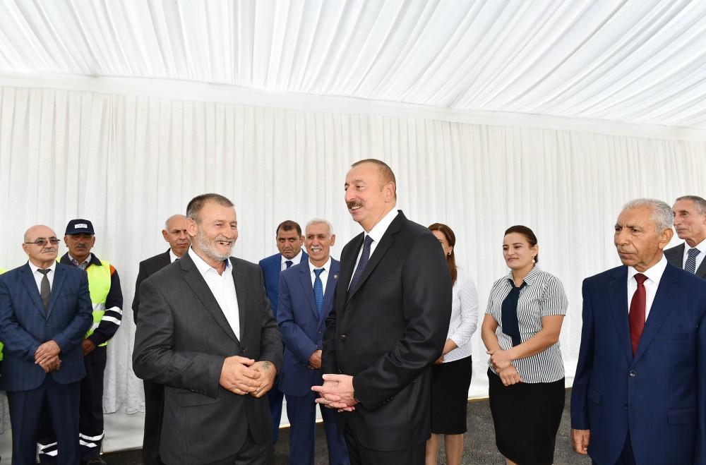 Президент Ильхам Алиев принял участие в открытии автодороги в Билясуварском районе (ФОТО) - Gallery Image