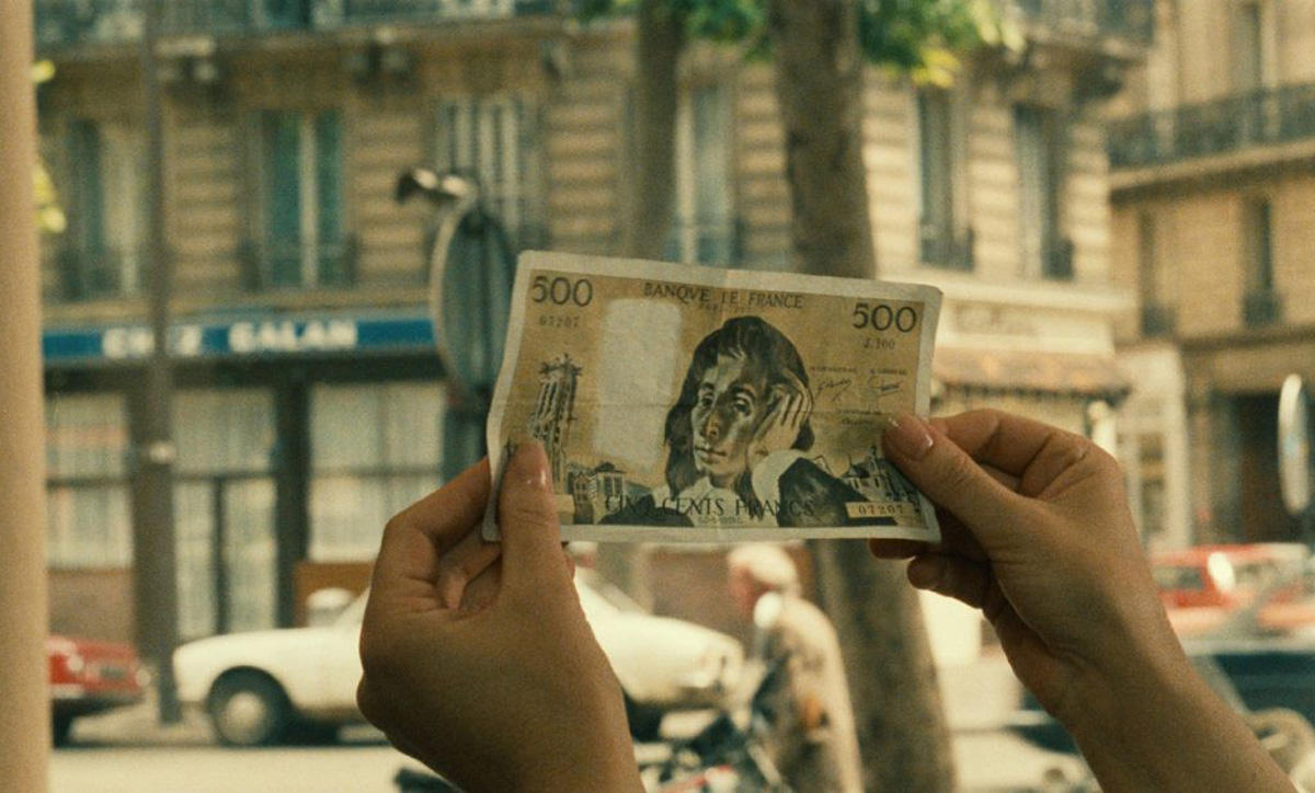 В Баку покажут фальшивую 500-франковую купюру (ФОТО)