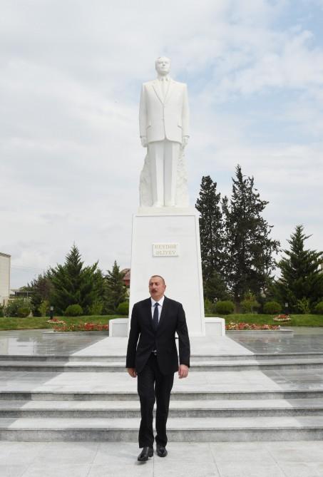 Azerbaijani president arrives in Bilasuvar district (PHOTO)