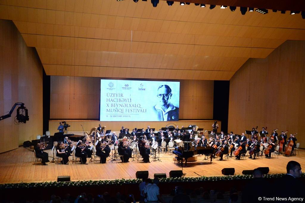 Üzeyir Hacıbəyli X Beynəlxalq Musiqi Festivalının təntənəli açılış mərasimi olub (FOTO)