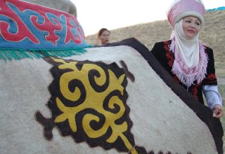 В Баку будет представлено искусство кыргызских войлочных ковров