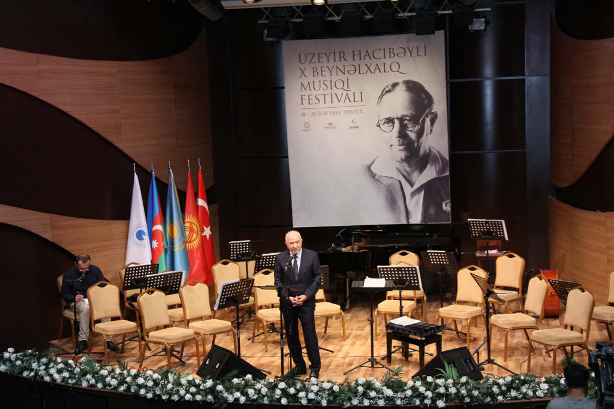 Камерный оркестр "Деде Горгуд" покорил публику в Баку (ФОТО)