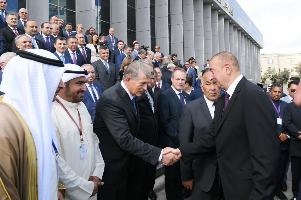 Президент Ильхам Алиев принял участие в торжественном заседании по случаю 100-летия азербайджанского парламента  (ФОТО)