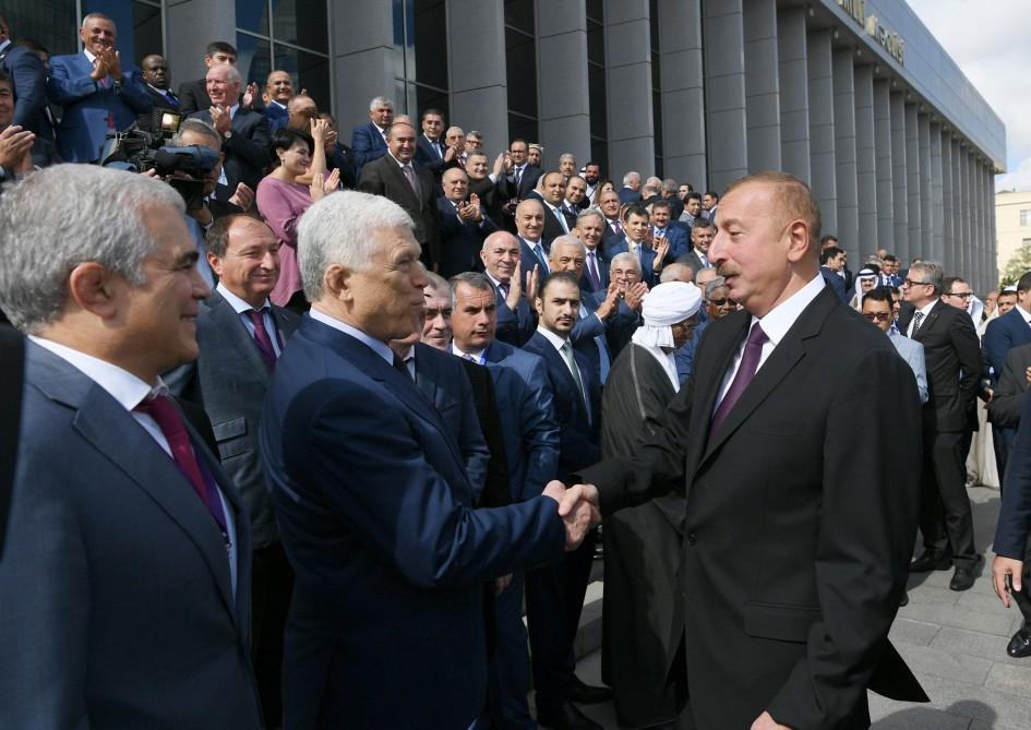Президент Ильхам Алиев принял участие в торжественном заседании по случаю 100-летия азербайджанского парламента  (ФОТО) (версия 2) - Gallery Image