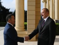 Azerbaijani, Mongolian presidents meet (PHOTO)