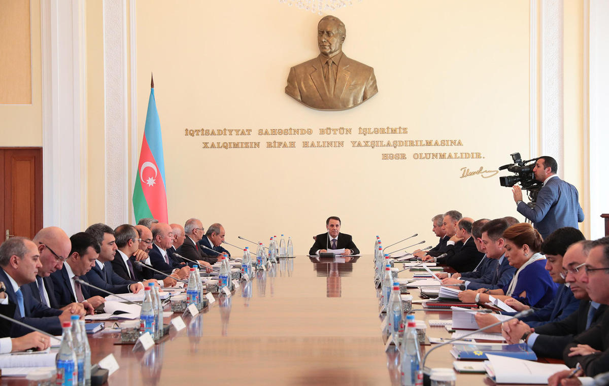 Новруз Мамедов: Проект госбюджета Азербайджана на 2019 г. составлен с учетом глобальных финансово-экономических процессов (ФОТО) - Gallery Image