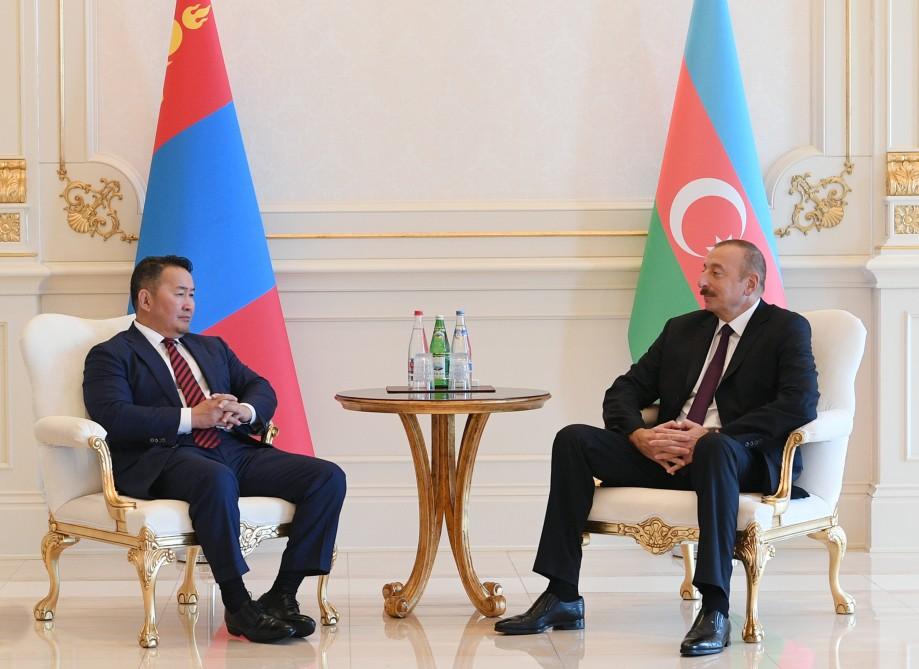 Состоялась встреча президентов Азербайджана и Монголии (ФОТО)