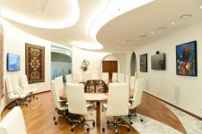 Вице-президент Фонда Гейдара Алиева Лейла Алиева приняла участие в открытии в главном офисе ФАО «Азербайджанской комнаты» - Gallery Thumbnail