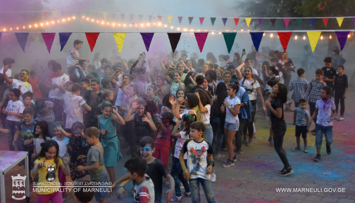 Marneulidə rənglər festivalı keçirildi (FOTO)