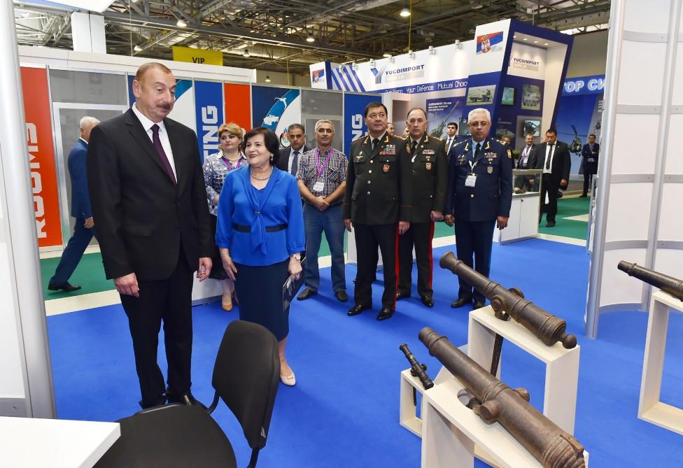 Prezident İlham Əliyev üçüncü “ADEX-2018” Azərbaycan Beynəlxalq müdafiə sərgisi ilə tanış olub (FOTO) (YENİLƏNİB)