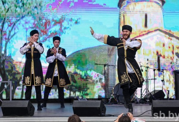 Бакинский бульвар в Минске – феерия азербайджанских блюд, танцев и музыки (ВИДЕО, ФОТО)