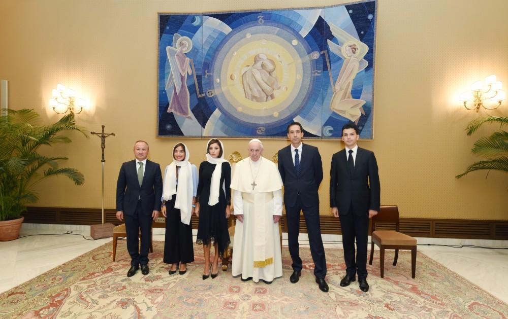 Первый вице-президент Мехрибан Алиева встретилась с Папой Римским Франциском (ФОТО)