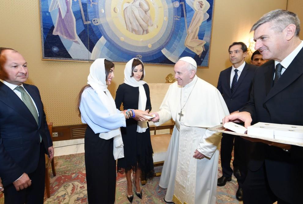 Azerbaijani First VP Mehriban Aliyeva meets with Pope Francis (PHOTO)