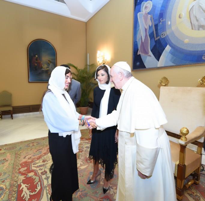 Первый вице-президент Мехрибан Алиева встретилась с Папой Римским Франциском (ФОТО) - Gallery Image