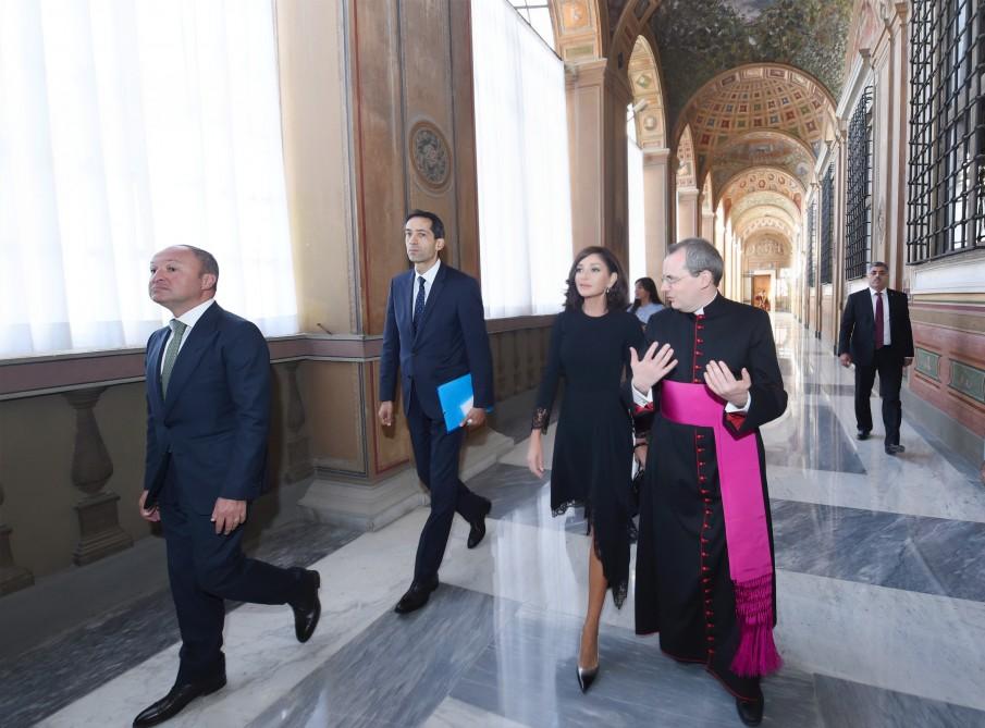 Первый вице-президент Мехрибан Алиева встретилась с госсекретарем Святого Престола (ФОТО)