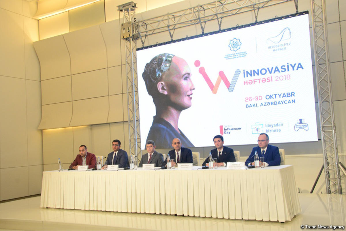 Робот София примет участие в «Неделе инноваций» в Баку (ФОТО)