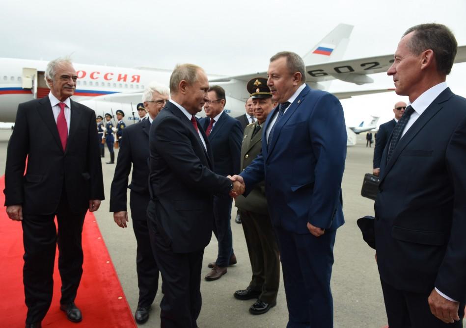 Президент России Владимир Путин прибыл с рабочим визитом в Азербайджан (ФОТО)