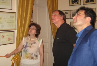 Известный российский музыкант Сергей Ролдугин посетил Дом-музей Ростроповичей в Баку (ФОТО)