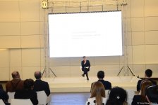 Famous German scholar delivers lecture at Baku’s Heydar Aliyev Center (PHOTO)