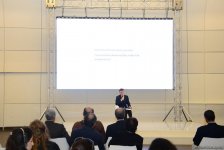 В Центре Гейдара Алиева известный немецкий ученый Михаэль Хесс выступил с лекцией "Осознание Насими в современном контексте" (ФОТО)