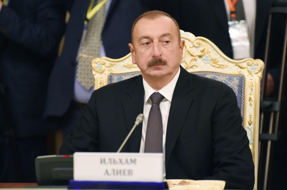 Президент Ильхам Алиев принял участие во встрече в ограниченном составе Совета глав государств СНГ в Душанбе (ФОТО)