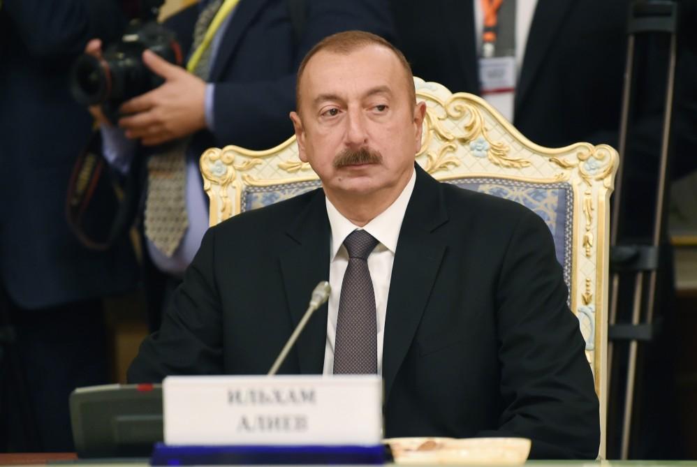 Президент Ильхам Алиев принял участие во встрече в ограниченном составе Совета глав государств СНГ в Душанбе (ФОТО)