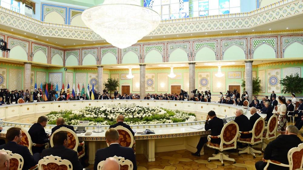 Президент Ильхам Алиев принял участие в заседании Совета глав государств СНГ в расширенном составе в Душанбе (ФОТО) - Gallery Image