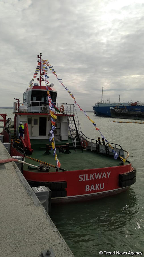Baku port launches two new tugs (PHOTO)