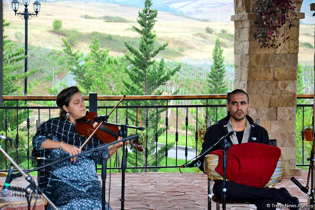 Şamaxıda Nəsimi Festivalı çərçivəsində "Söz" ədəbi layihəsinin finalçılarının yaradıcılıq axşamı keçirilib (FOTO)