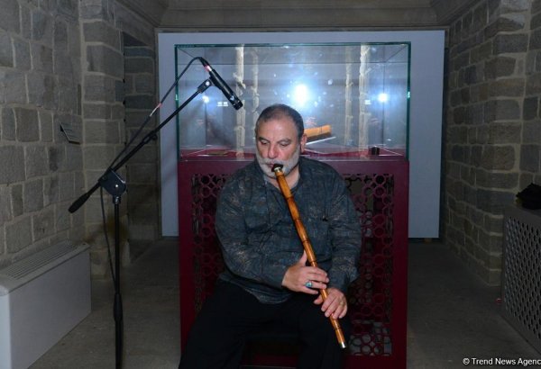 Nəsimi Festivalı çərçivəsində Şirvanşahlar sarayında maraqlı musiqi layihəsi təqdim edilib (FOTO)