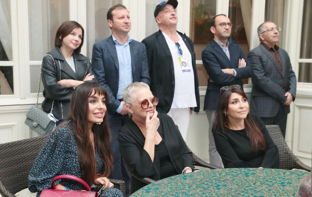 Heydar Aliyev Foundation VP Leyla Aliyeva watches premiere of play “Immolatio” in Magsud Ibrahimbayov Creative Center (PHOTO)