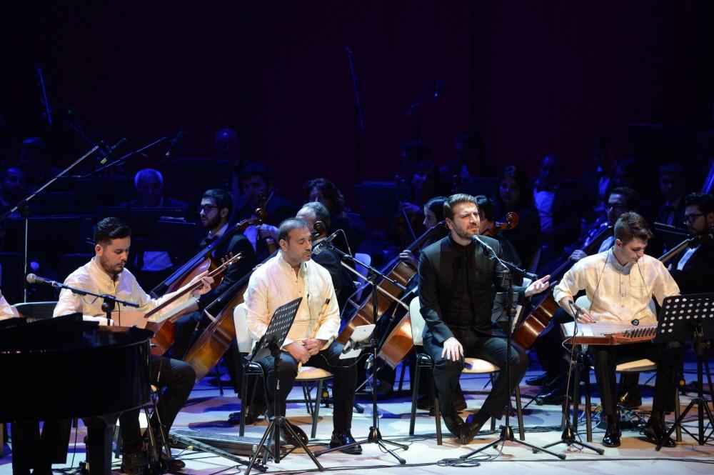 В Центре Гейдара Алиева прошел потрясающий вечер духовной музыки с участием всемирно известного Сами Юсуфа (ФОТО)