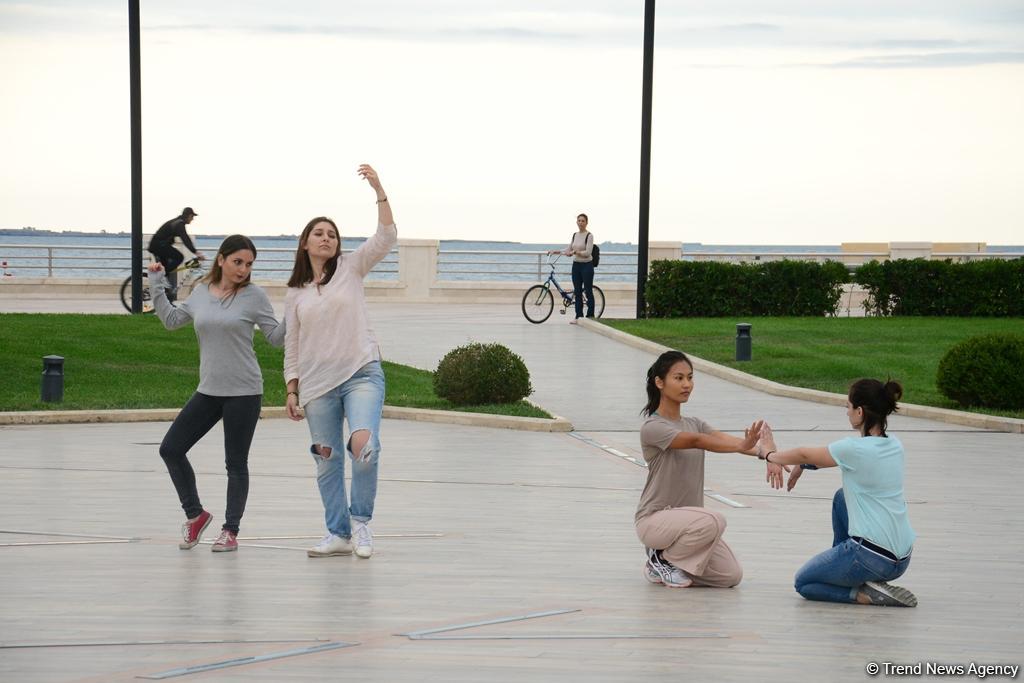 Nəsimi Festivalı çərçivəsində “DanceAbility” inklüziv rəqs qrupunun konserti olub (FOTO)