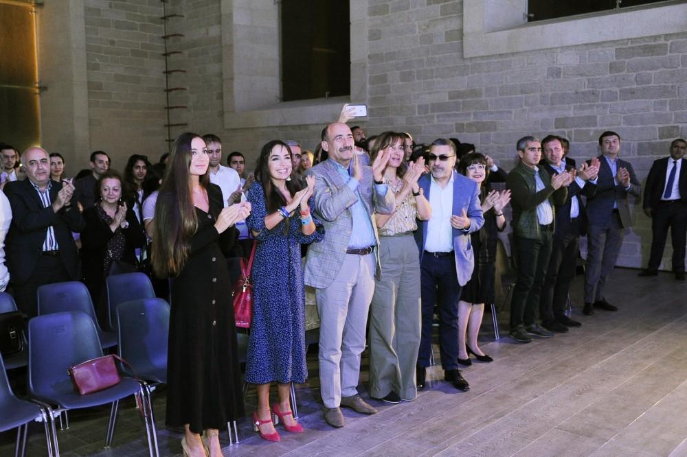 Leyla Əliyeva və Arzu Əliyeva Nəsimi Festivalı çərçivəsində “Bahariyyə” musiqi layihəsinin təqdimatında iştirak ediblər (FOTO)