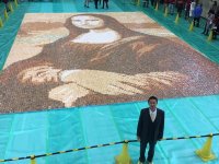 Японцы установили рекорд, собрав из рисовых крекеров мозаику "Мона Лизы" (ФОТО)