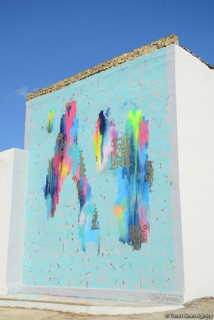 В рамках Фестиваля Насими представлен креативный проект "Раскрывающаяся стена" (ФОТО) - Gallery Image