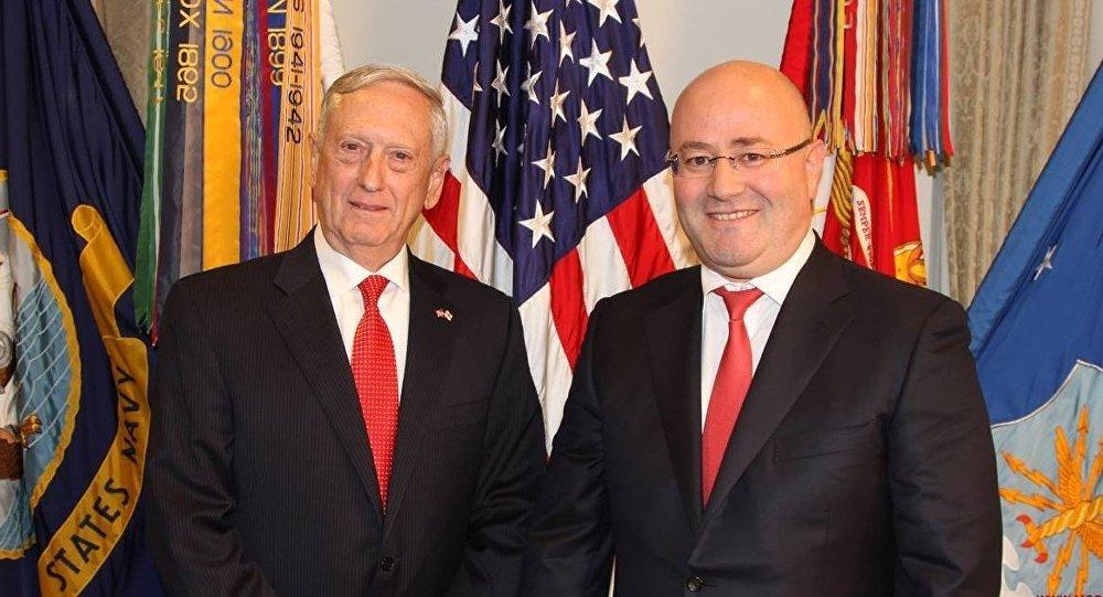 Министр обороны Грузии встретился с секретарем обороны США