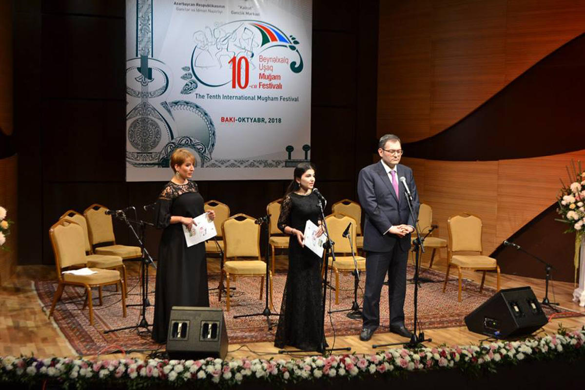 Гала-вечер лауреатов юбилейного Международного детского фестиваля мугама в Баку (ФОТО)
