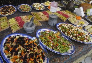 Очень вкусно! В Баку представлены уникальные блюда Иреванской кухни (ФОТО)