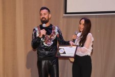 Азербайджанские артисты поздравили учителей с праздником (ФОТО)