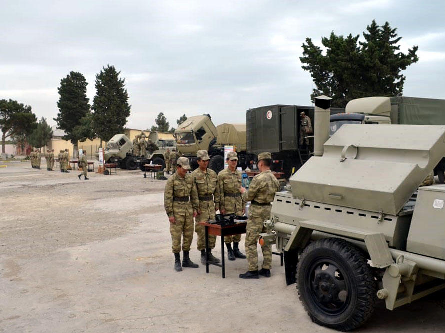 Azərbaycan Ordusunun Kimya Qoşunlarında xüsusi texnikanın payız-qış mövsümünə keçidi təşkil olunub (FOTO)