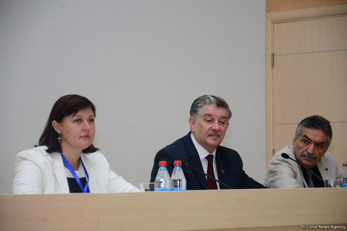 M.V.Lomonosov adına Moskva Dövlət Universitetinin Bakı filialında “Mədəniyyətlərin dialoqunda təhsil: rus məktəbi dünyası” mövzusunda beynəlxalq elmi-praktik forum işinə başlayıb (FOTO)