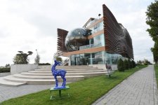 Azerbaijani president, first lady view rebuilt Milan Expo national pavilion (PHOTO)