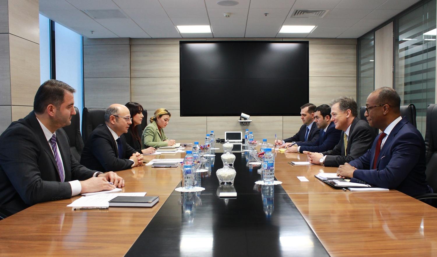 Азербайджан играет важную роль в диверсификации энергетических источников и маршрутов - Джордж Кент (ФОТО)